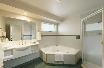 The Retreat West Beach Parks Adelaide Holiday park